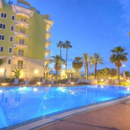 Smeraldo & Ξενοδοχείο 4*