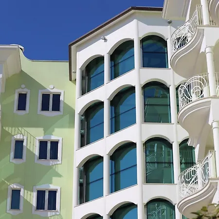 Smeraldo & Hotel 4*