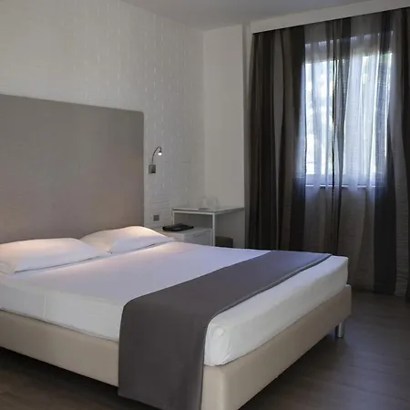 Hotel Smeraldo & 4*